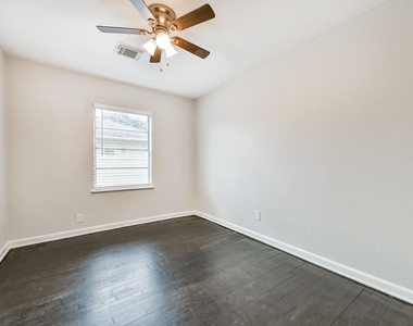 5855 Beldart Street - Photo Thumbnail 13