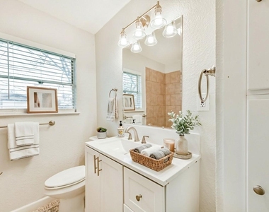 5855 Beldart Street - Photo Thumbnail 18