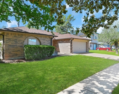 2910 Norwich Street - Photo Thumbnail 2
