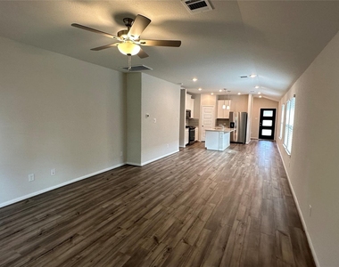 221 Harper Ridge Drive - Photo Thumbnail 9