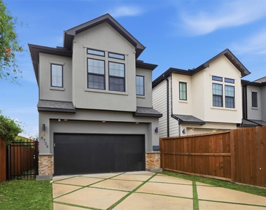 6734 Avenue P - Photo Thumbnail 2