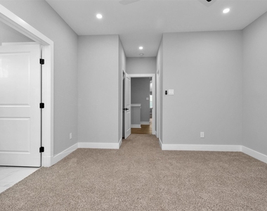 6918 Dumble Street - Photo Thumbnail 19