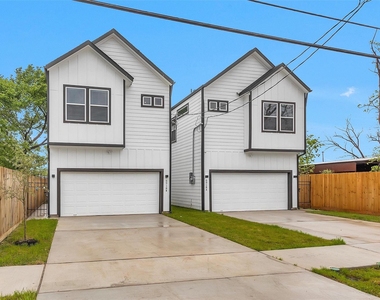6918 Dumble Street - Photo Thumbnail 30