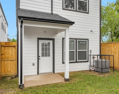 6918 Dumble Street - Photo Thumbnail 27