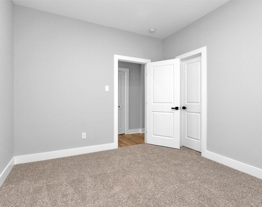 6918 Dumble Street - Photo Thumbnail 23
