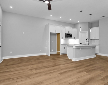 6918 Dumble Street - Photo Thumbnail 8