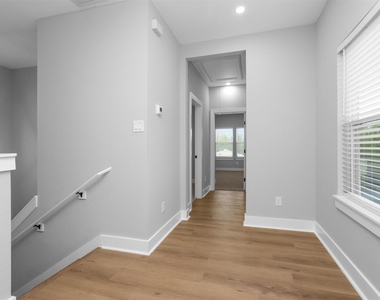 6918 Dumble Street - Photo Thumbnail 16