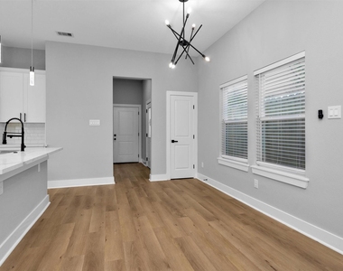 6918 Dumble Street - Photo Thumbnail 6