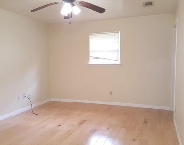 12105 Old County Road - Photo Thumbnail 9