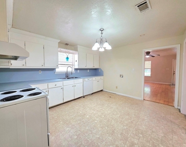 12105 Old County Road - Photo Thumbnail 6
