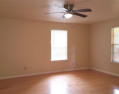 12105 Old County Road - Photo Thumbnail 3
