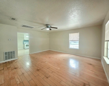 12105 Old County Road - Photo Thumbnail 4