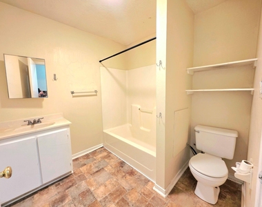 12105 Old County Road - Photo Thumbnail 11