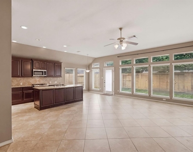 2935 Fair Chase Drive - Photo Thumbnail 5
