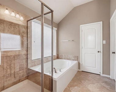 2935 Fair Chase Drive - Photo Thumbnail 16