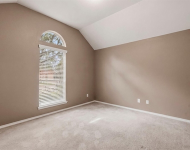 2935 Fair Chase Drive - Photo Thumbnail 17