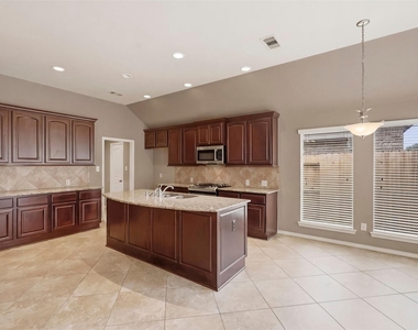 2935 Fair Chase Drive - Photo Thumbnail 11