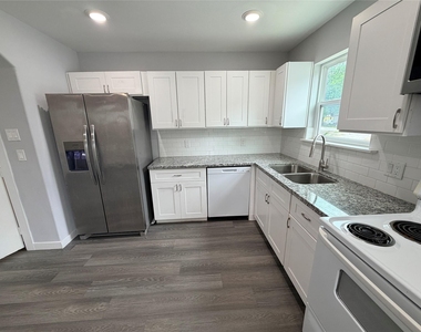 8115 Denton Street - Photo Thumbnail 7
