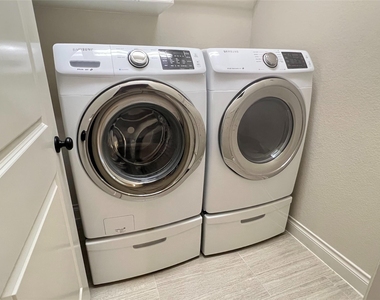 1326 Watercrest Park Lane - Photo Thumbnail 24