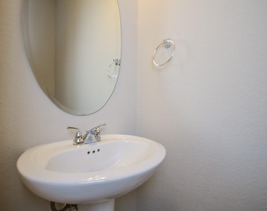 1326 Watercrest Park Lane - Photo Thumbnail 23