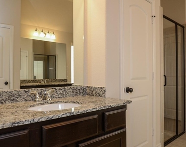 1326 Watercrest Park Lane - Photo Thumbnail 16