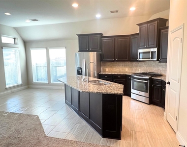 1326 Watercrest Park Lane - Photo Thumbnail 3