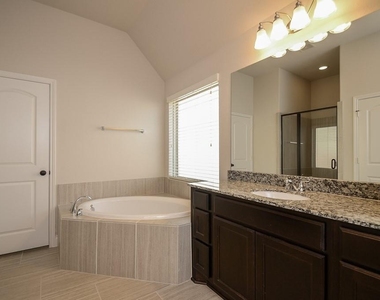 1326 Watercrest Park Lane - Photo Thumbnail 15