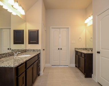 1326 Watercrest Park Lane - Photo Thumbnail 17