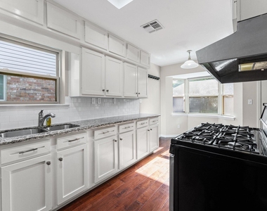 2562 Kevin Lane - Photo Thumbnail 4