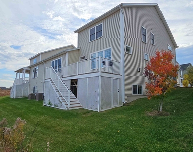 252 N Jefferson - Photo Thumbnail 23