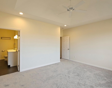 252 N Jefferson - Photo Thumbnail 9