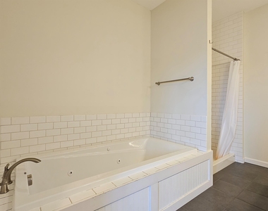252 N Jefferson - Photo Thumbnail 10