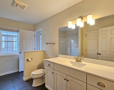 252 N Jefferson - Photo Thumbnail 15