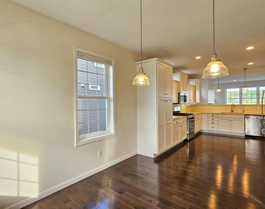 252 N Jefferson - Photo Thumbnail 6