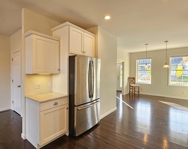 252 N Jefferson - Photo Thumbnail 4
