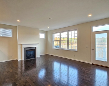 252 N Jefferson - Photo Thumbnail 1