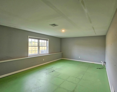 252 N Jefferson - Photo Thumbnail 21