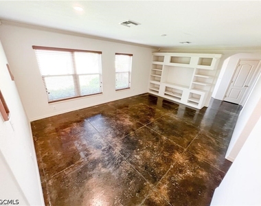 2032 Nw 5th Street - Photo Thumbnail 11