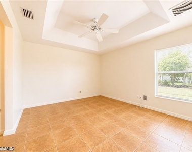 509 Ne 24th Place - Photo Thumbnail 6
