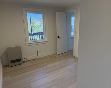 473 Maple - Photo Thumbnail 2