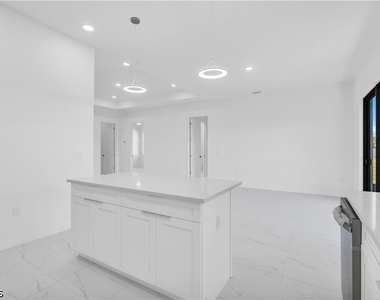 3617 Nw 38th Terrace - Photo Thumbnail 12