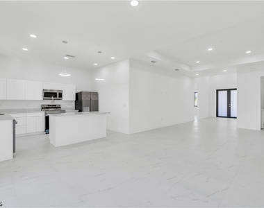 3617 Nw 38th Terrace - Photo Thumbnail 7