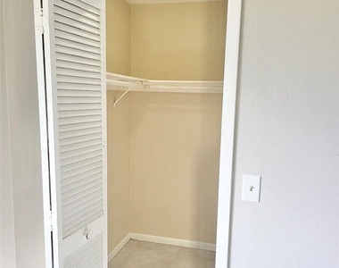 506 Se 26th Street - Photo Thumbnail 13