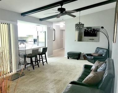 506 Se 26th Street - Photo Thumbnail 2
