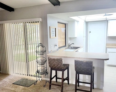 506 Se 26th Street - Photo Thumbnail 4