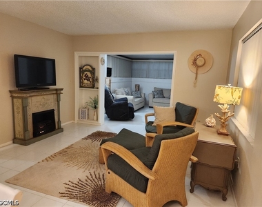 1064 Villa Drive - Photo Thumbnail 5