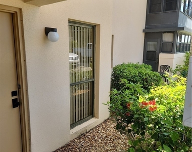 1064 Villa Drive - Photo Thumbnail 2