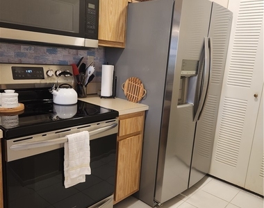 1064 Villa Drive - Photo Thumbnail 8