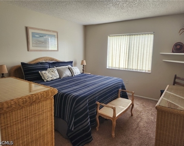 1064 Villa Drive - Photo Thumbnail 13