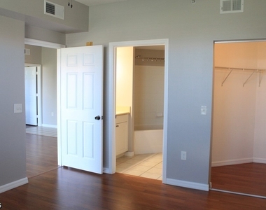 15605 Ocean Walk Circle - Photo Thumbnail 10